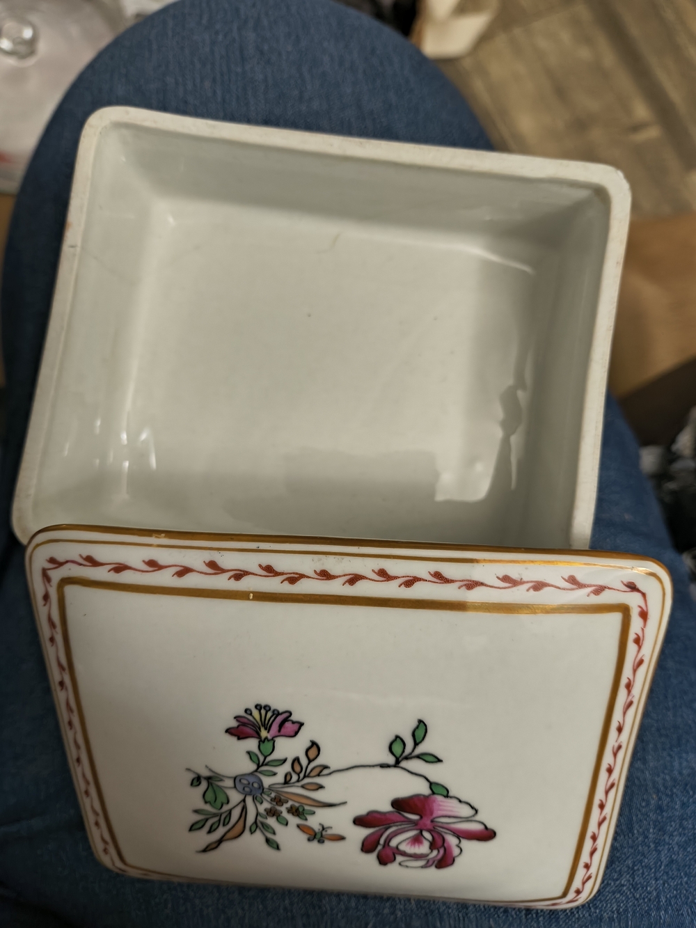 Vista Alegre Indias Porcelain Floral Trinket Box in White and Pink